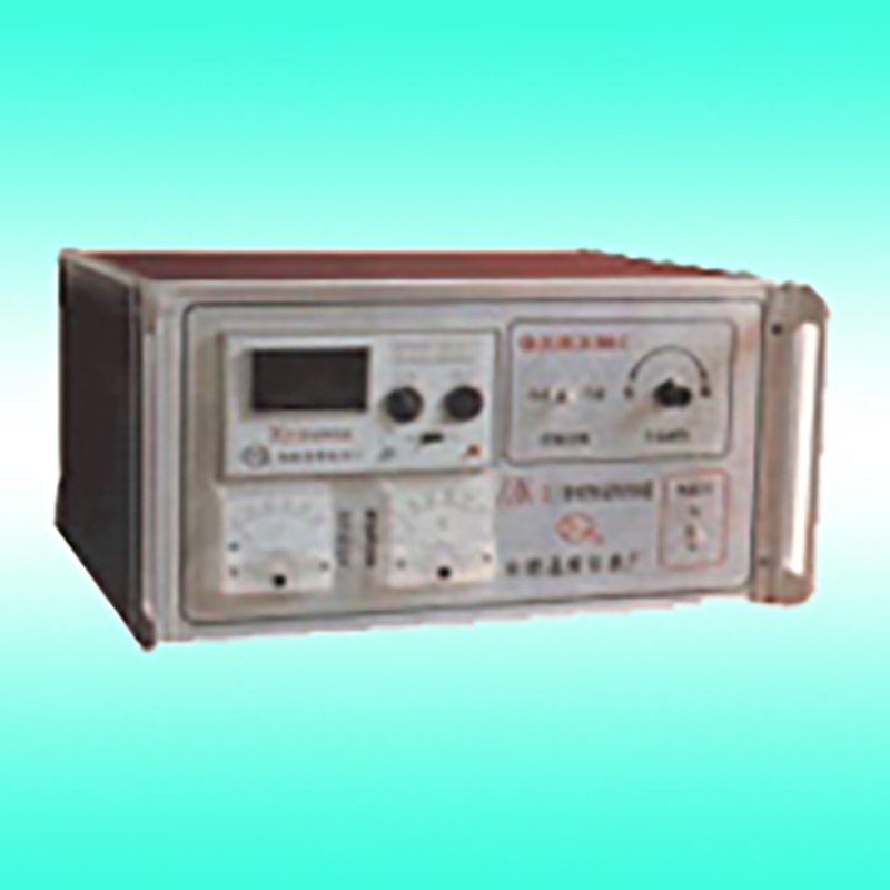 台式(shi)成套控(kòng)制箱